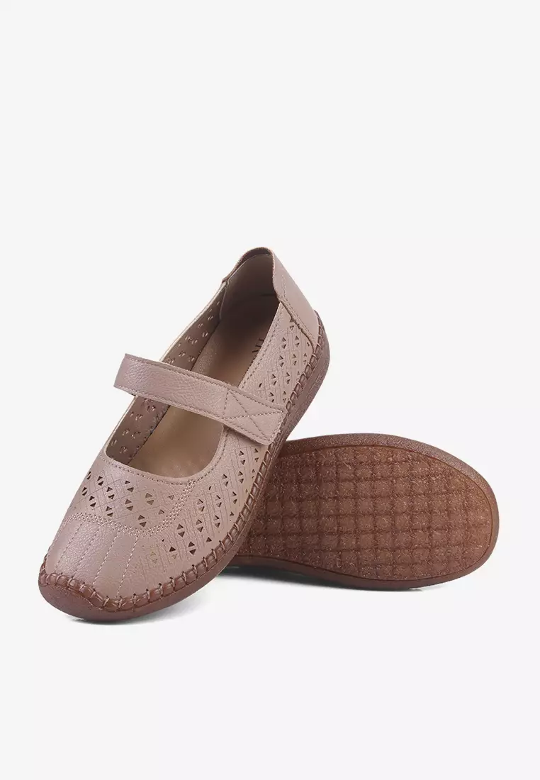 Flatshoes Wanita Mary Jane Motif Laser Cut Ringan L.Ponzu 02