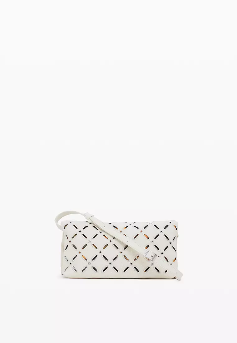 Medium perforated flap bag