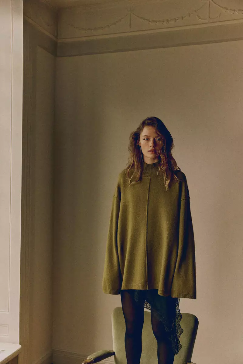 Seam-detail turtleneck jumper