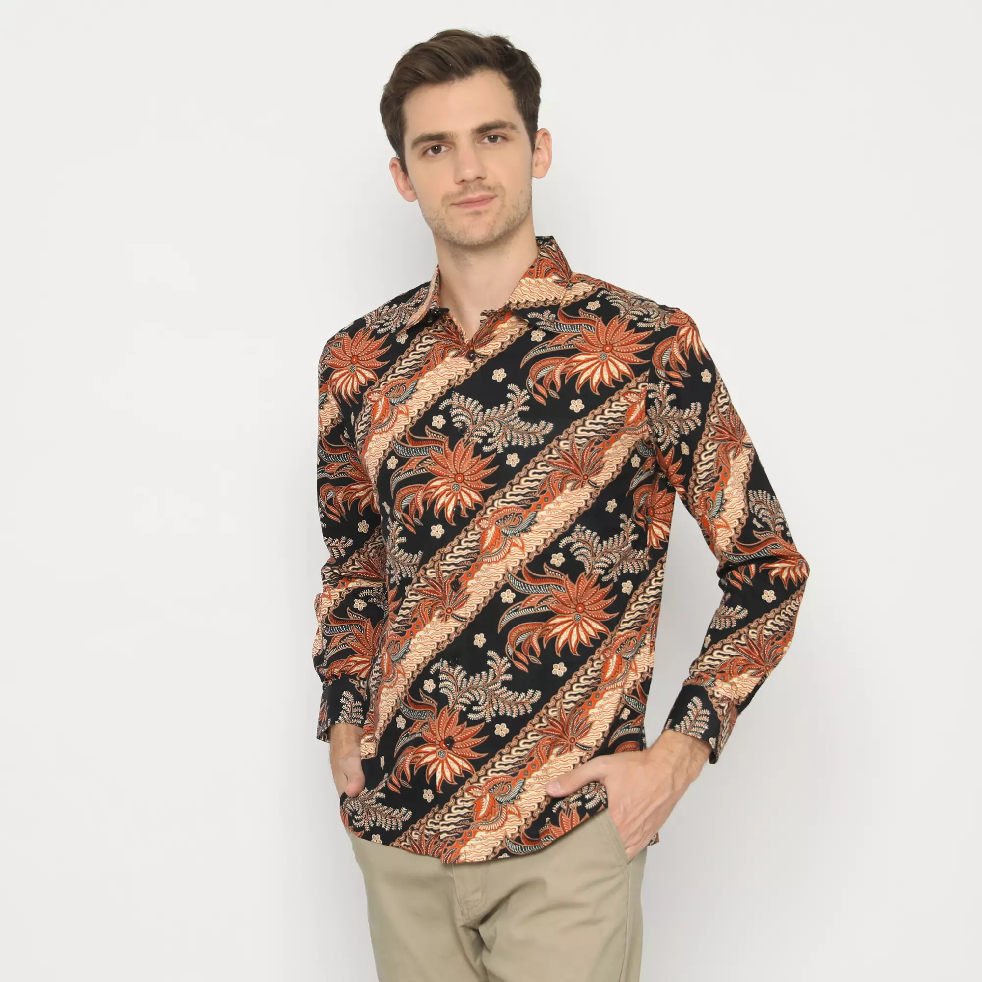 Platini Kemeja Batik Pria Lengan Panjang Katun Hitam Orange 460527