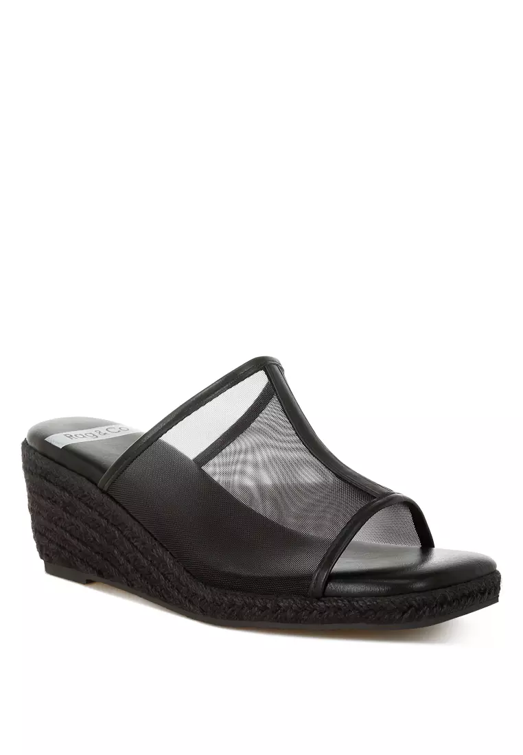 Sepatu Wedges Slip-On Mesh Bernapas Warna Hitam