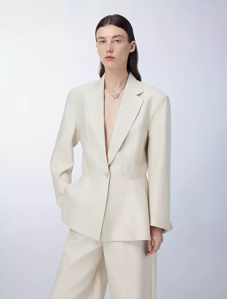 Commuting temperament mid-length suit