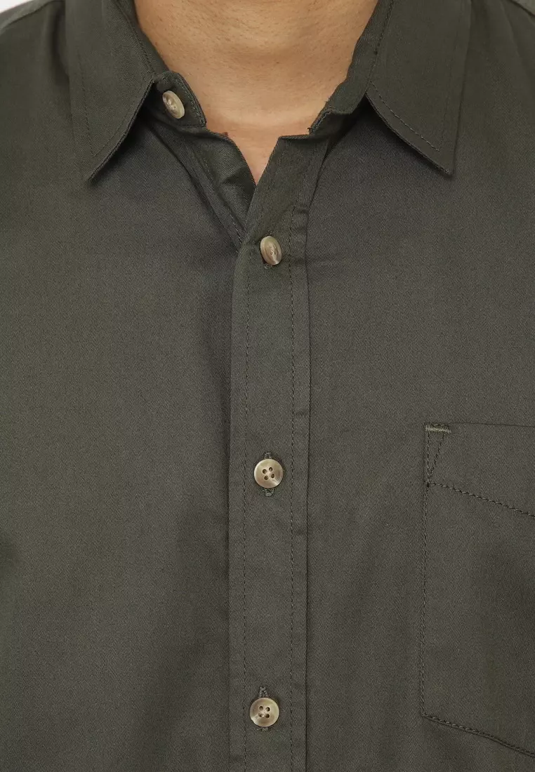POLICE Kemeja Polos Cotton Twill Regular Fit Hijau Tua Pria