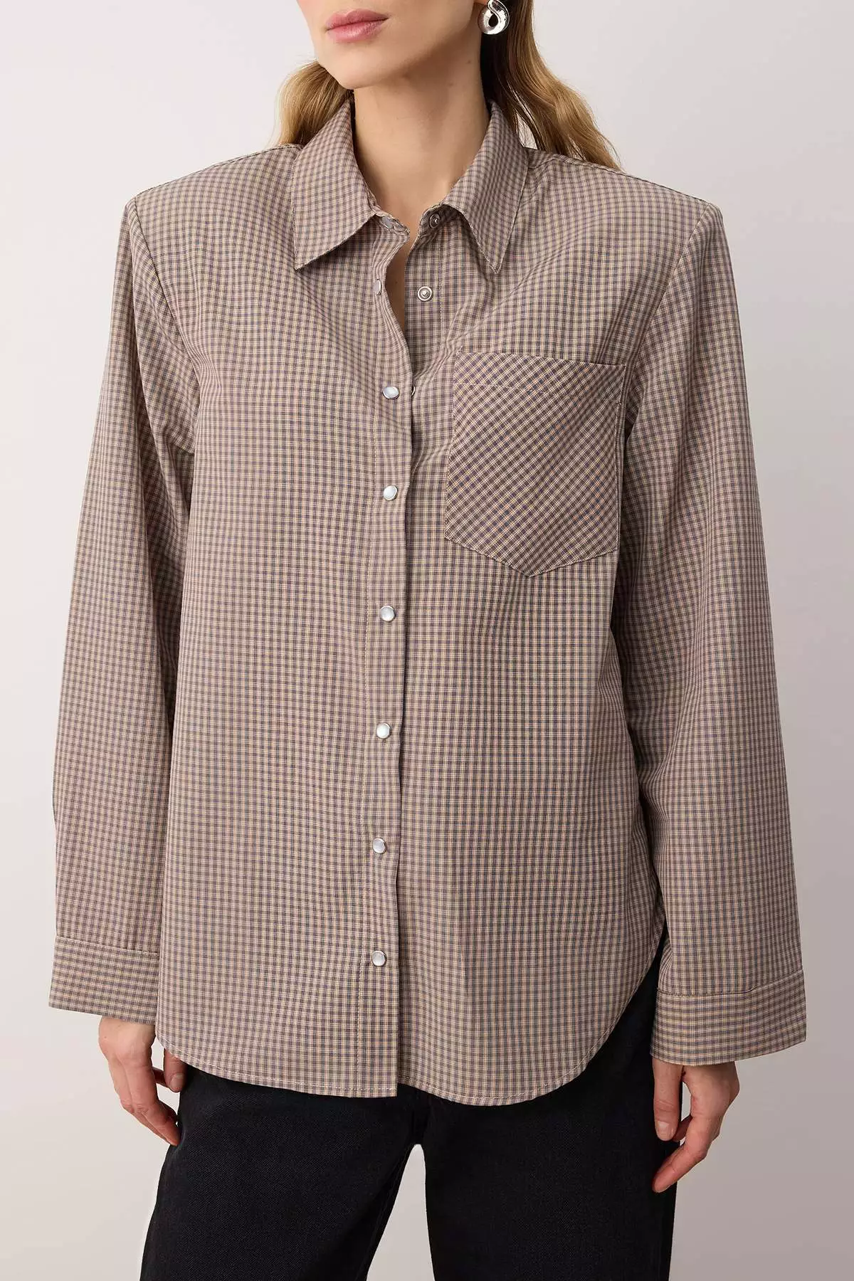 Beige-Multicolored Checkered Shoulder Pad Pack Wide Cuff Oversized Shirt Twoaw26Go127