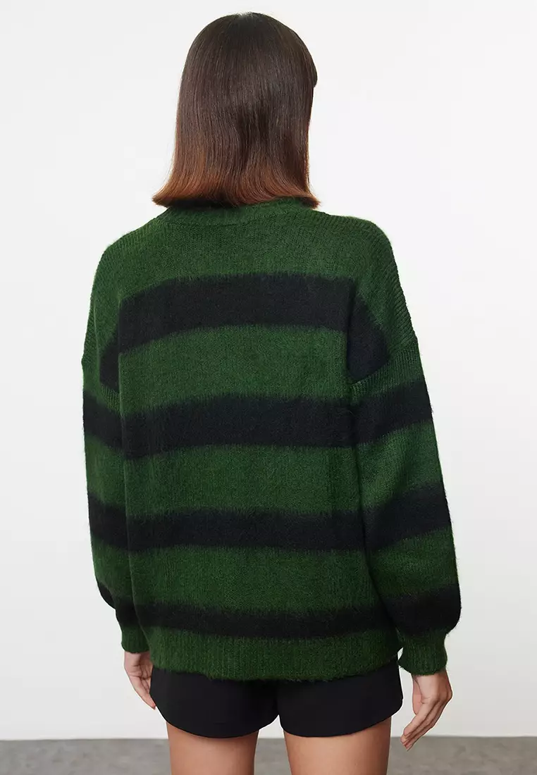 Green Soft Texture Wide Pattern Knitwear Sweater Twoaw25Kz00283