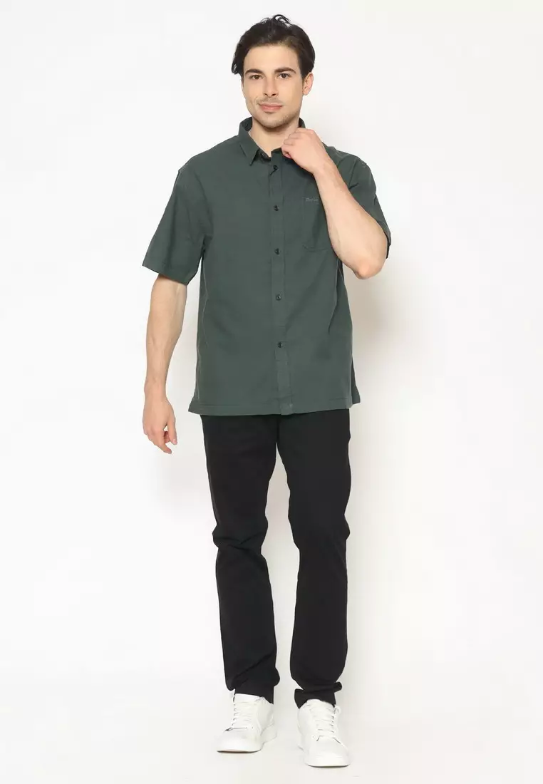 POLICE Kemeja Polos Relaxfit Cotton Slub Hijau Botol Pria
