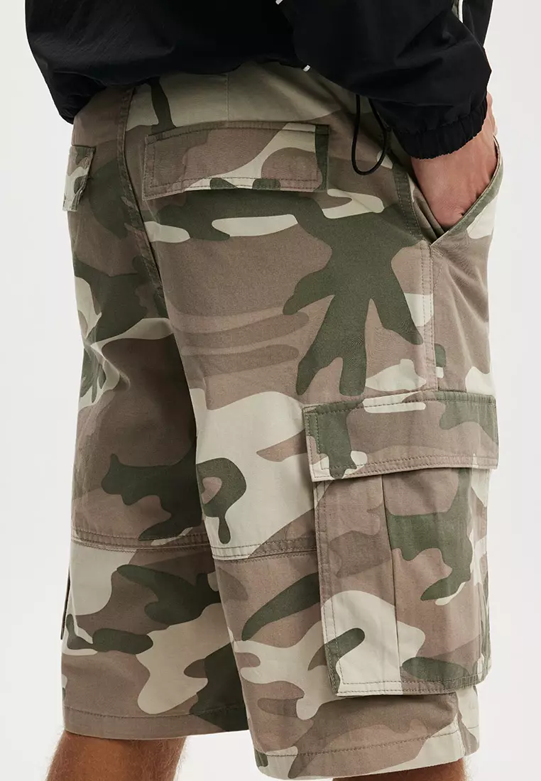 特寬鬆工裝短褲