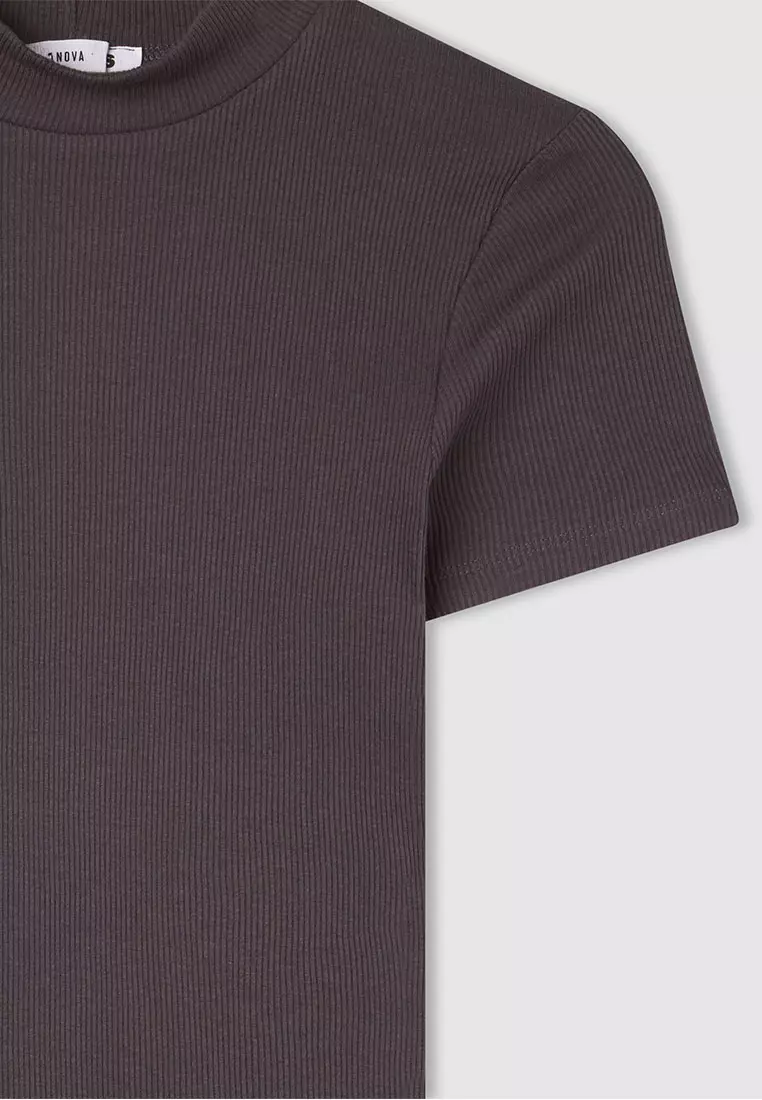 Woman Short-Sleeved T-Shirt