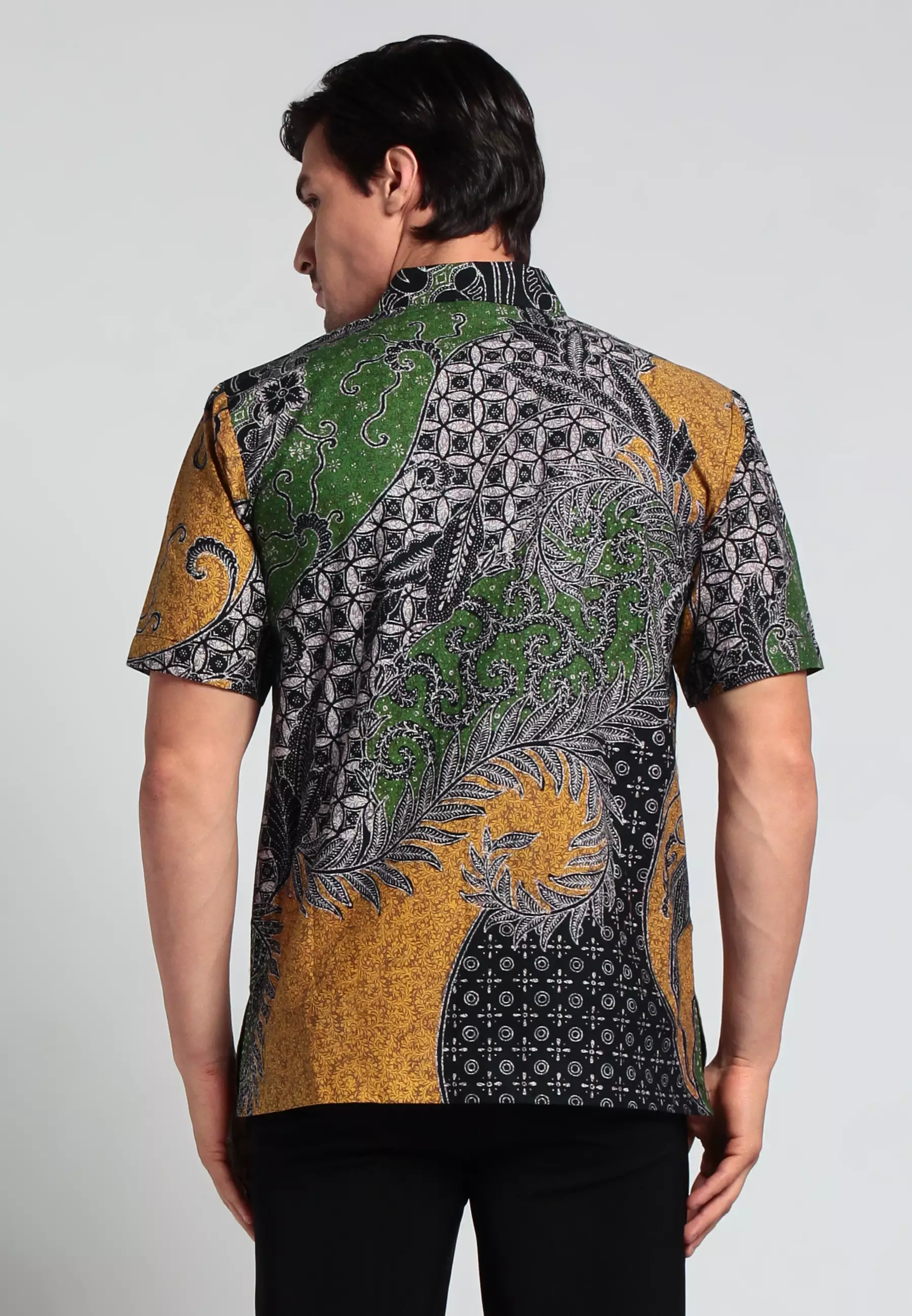 Hem Gnetum Gnemon Lengan Pendek slimfit