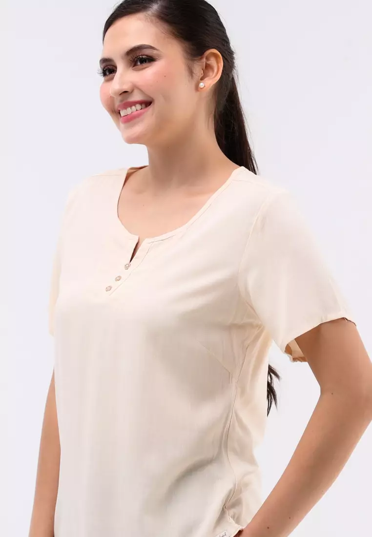 Short Sleeves Round Neck Blouse