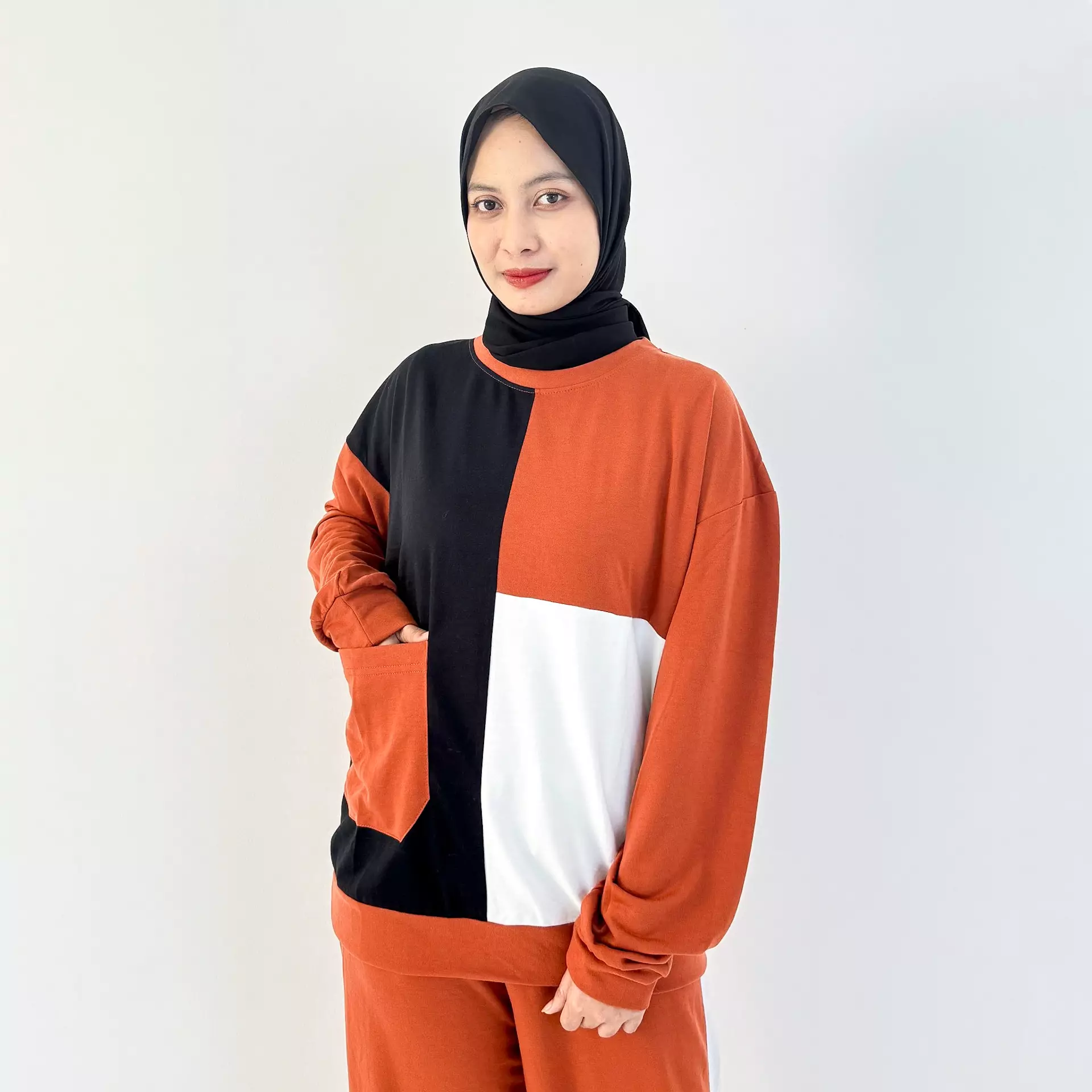 Gita Training Set Pocket | Setelan Baju Olahraga Panjang Muslimah TERACOTA