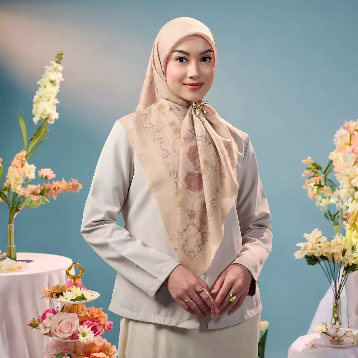 [INCLUDE HARD BOX] ZM Zaskia Mecca - Scarf Bunga Pertiwi Edisi Dewi Sartika Cream | Material Voal Alaska Premium | Hijab Motif Segi Empat