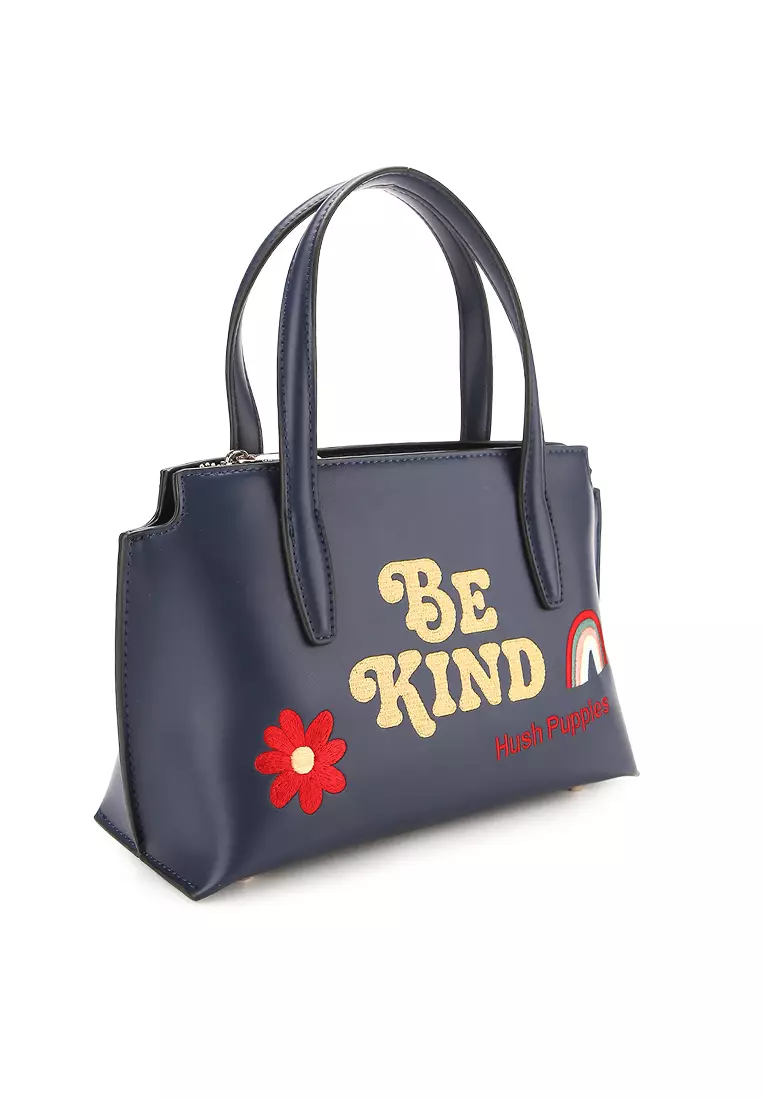 Georgina Satchel (L)