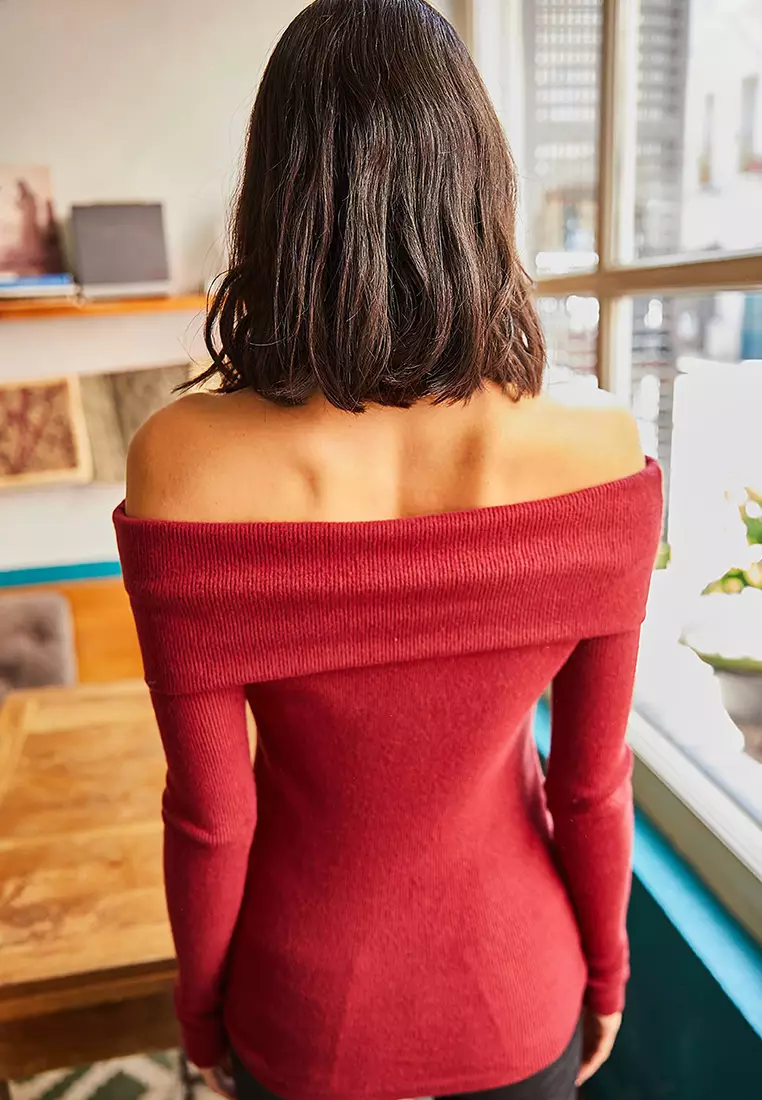 Madonna Collar Knit Top
