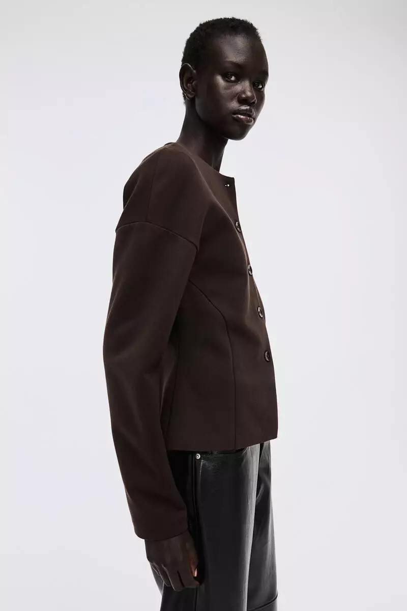 Collarless scuba blazer