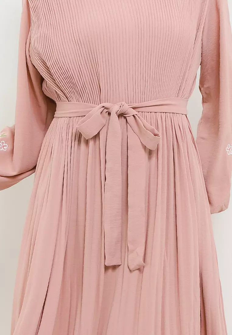 Self Tie Emb On Sleeve Maxi Dress