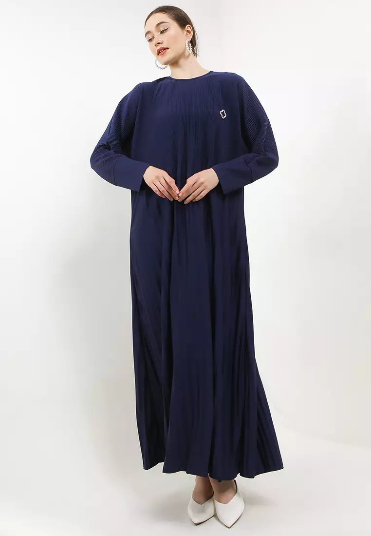 Dolman Sleeve Pleated Long Dress With Pearl Clover Pin