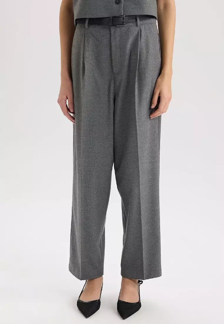 Carrot Fit High Waist Pocket Darted Short Wide Leg Trousers