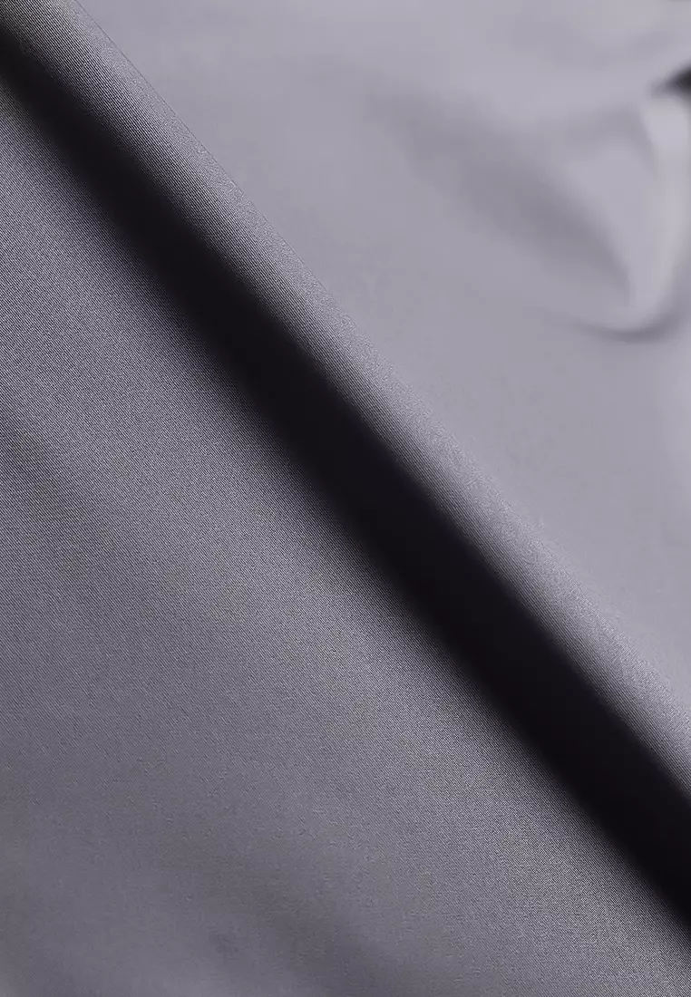 MANZONE -  Kemeja Lengan Panjang Pria Wilder 04 Slim Fit - Dark Grey Warna Grey_Dark