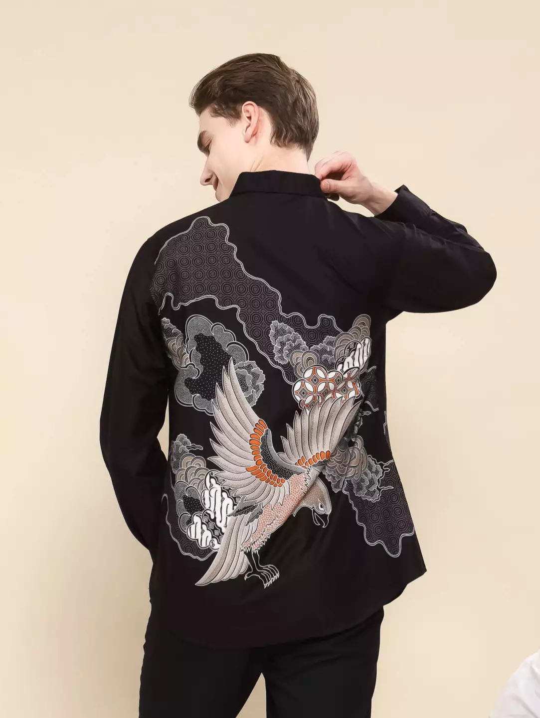 Adyatma Baskara Black Kemeja Batik Slim Fit Pria Katun Lengan Panjang