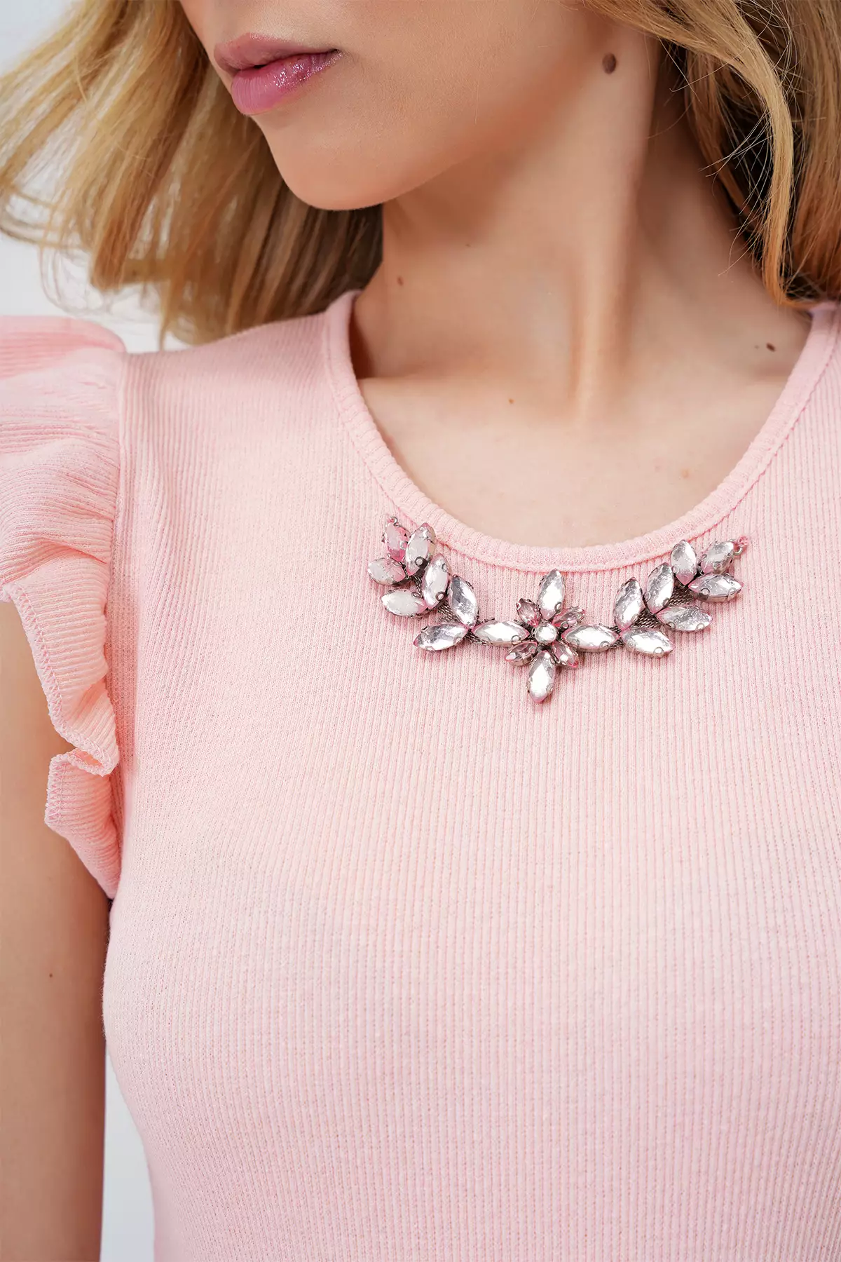 Accessories with Frilled Sleeves Top