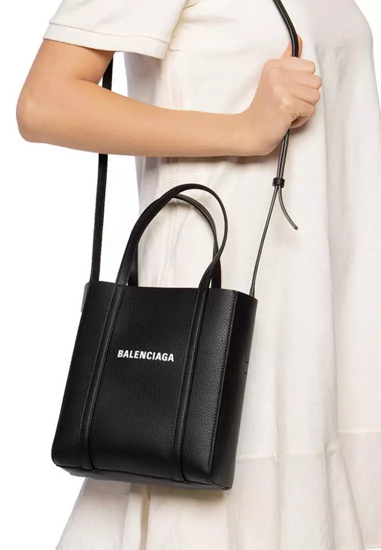 Buy BALENCIAGA Balenciaga Everyday Xxs Tote Bag for Women in Black 2023 |