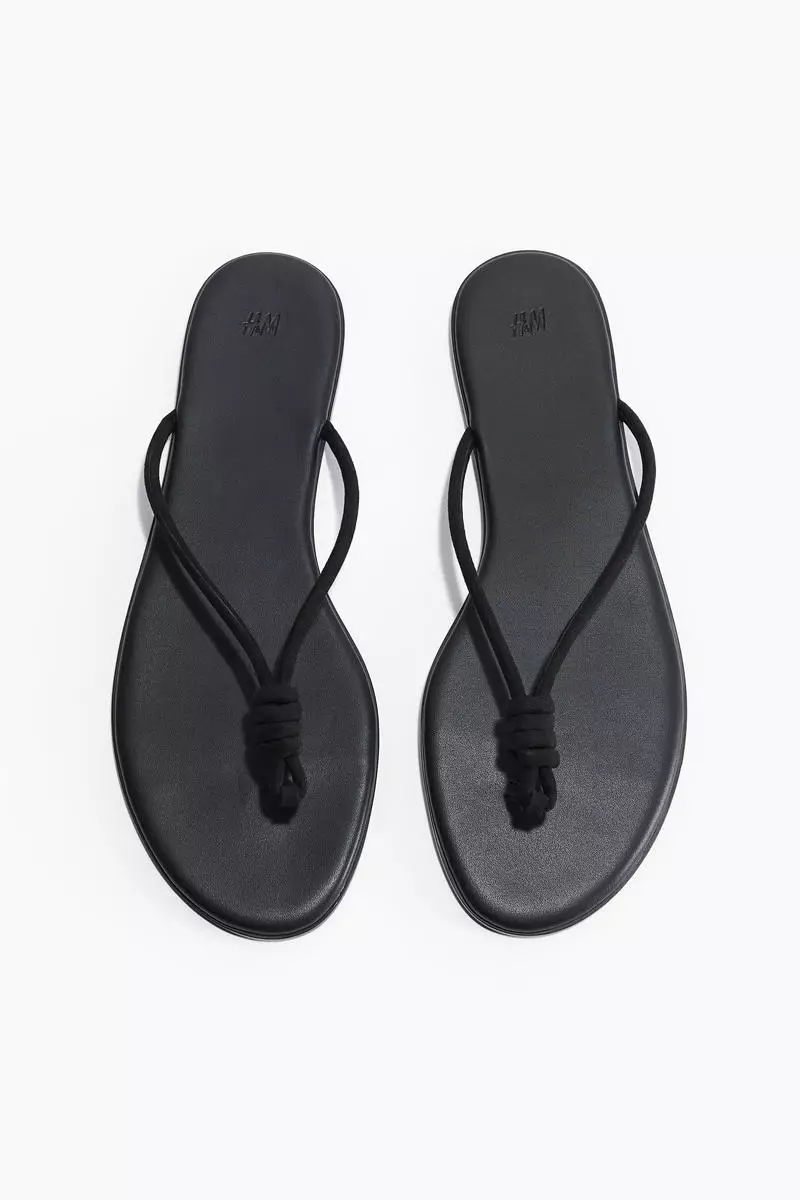 Discount on H&M  shoes - SKU: Knot-detail flip-flops