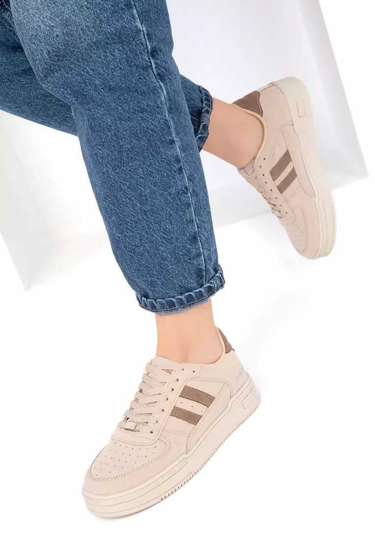 Discount on Soho  shoes - SKU: Round Toe Sneakers