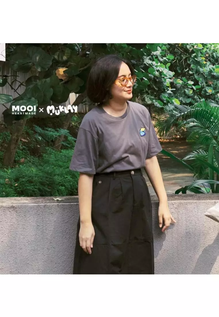 Mooi X Muklay Kaos Dewasa Unisex T-Shirt Basic Adult - White