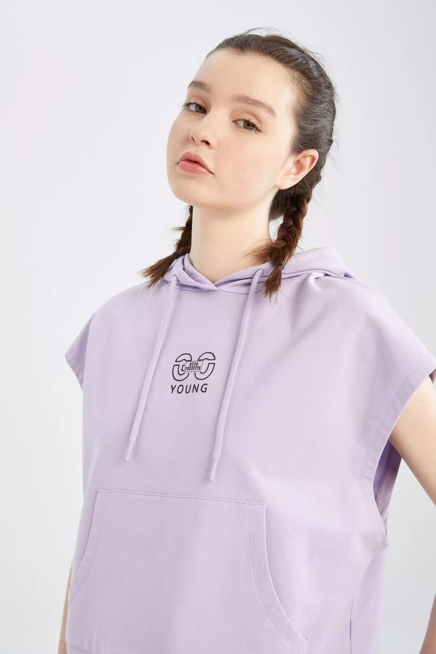 Buy DeFacto Regular Fit Sleeveless Kangaroo Pocket Hoodie 2024