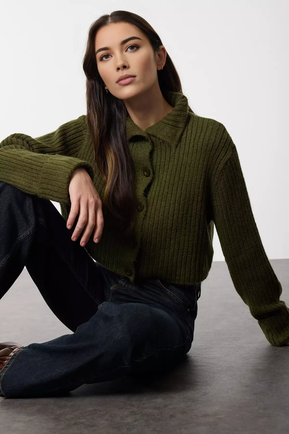 Khaki Crop Soft Textured Stand Collar Knitwear Cardigan TWOAW22HI0174