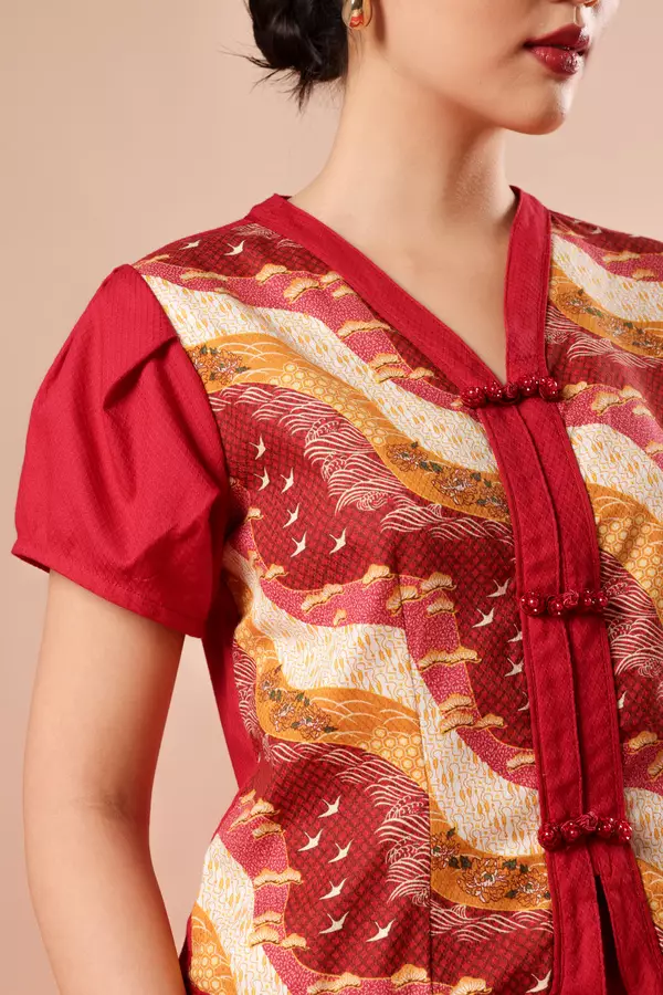 MINIMAL x Melvee - Liena - Printed V Neck Top - Red