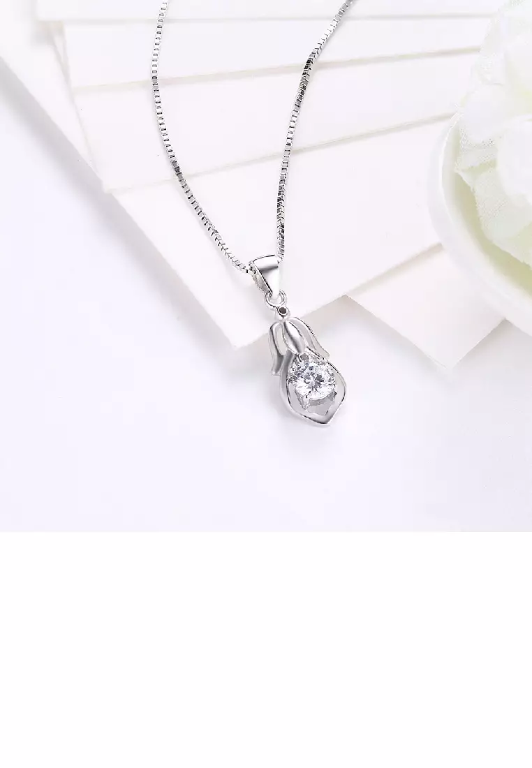 Girl with necklace top