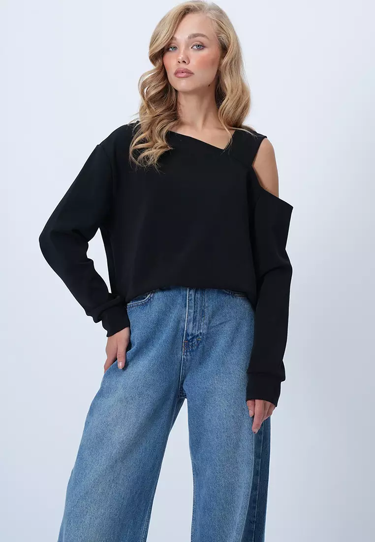 Asymmetric Cut Shoulder Band Detailed Knitted Blouse Alc-X14574