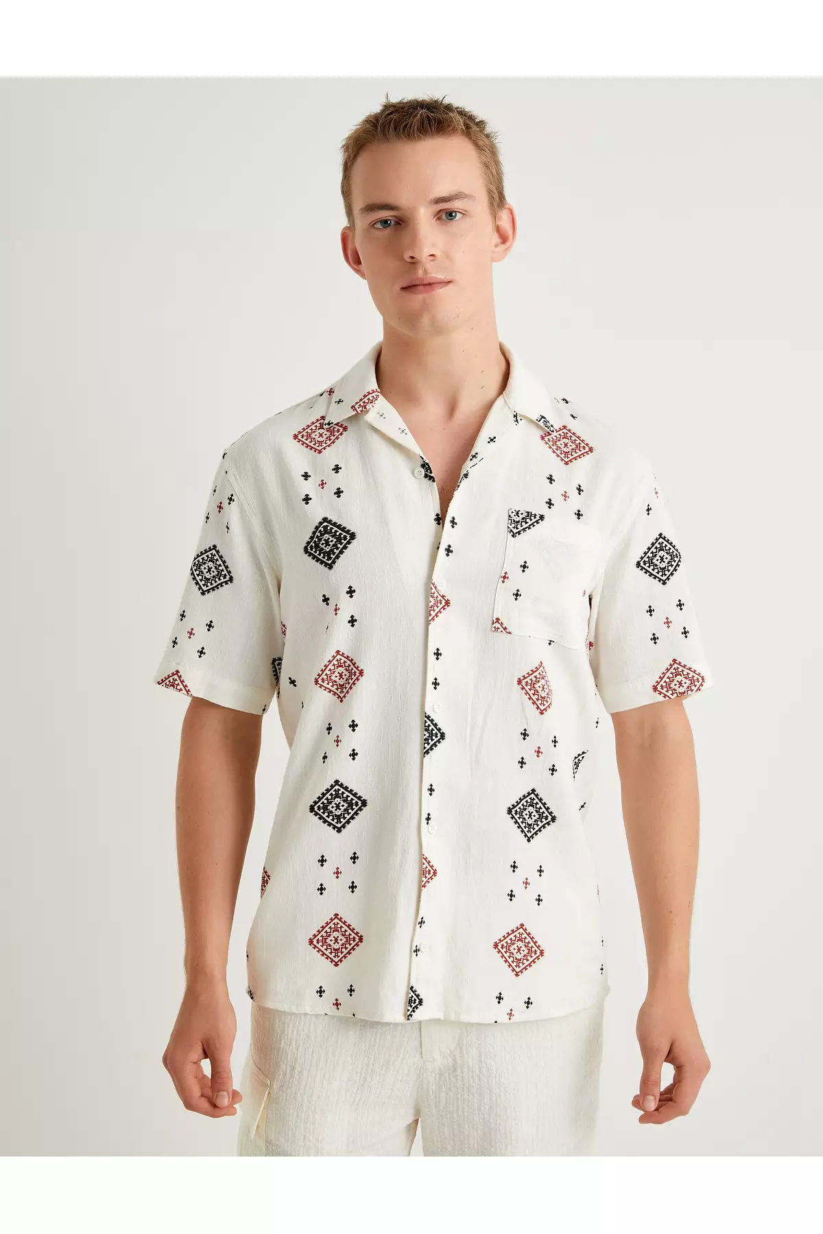 Short Sleeve Shirt Vintage Print Buttoned Collar Detail Regular Fit