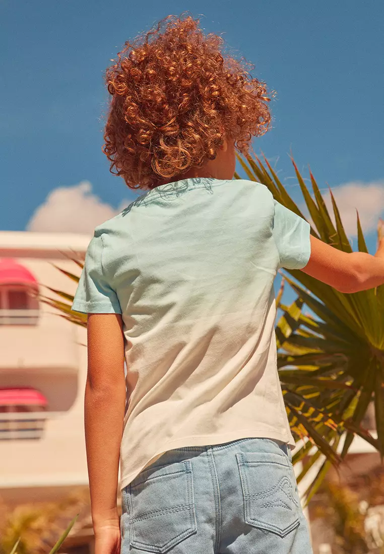 BLUE AND WHITE BEACH T-SHIRT