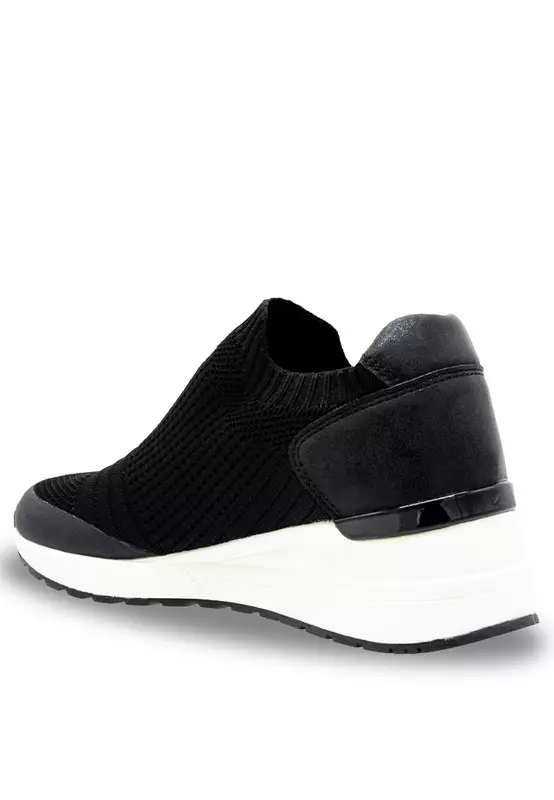 Fly Knit Comfort Lifestyle Sneakers