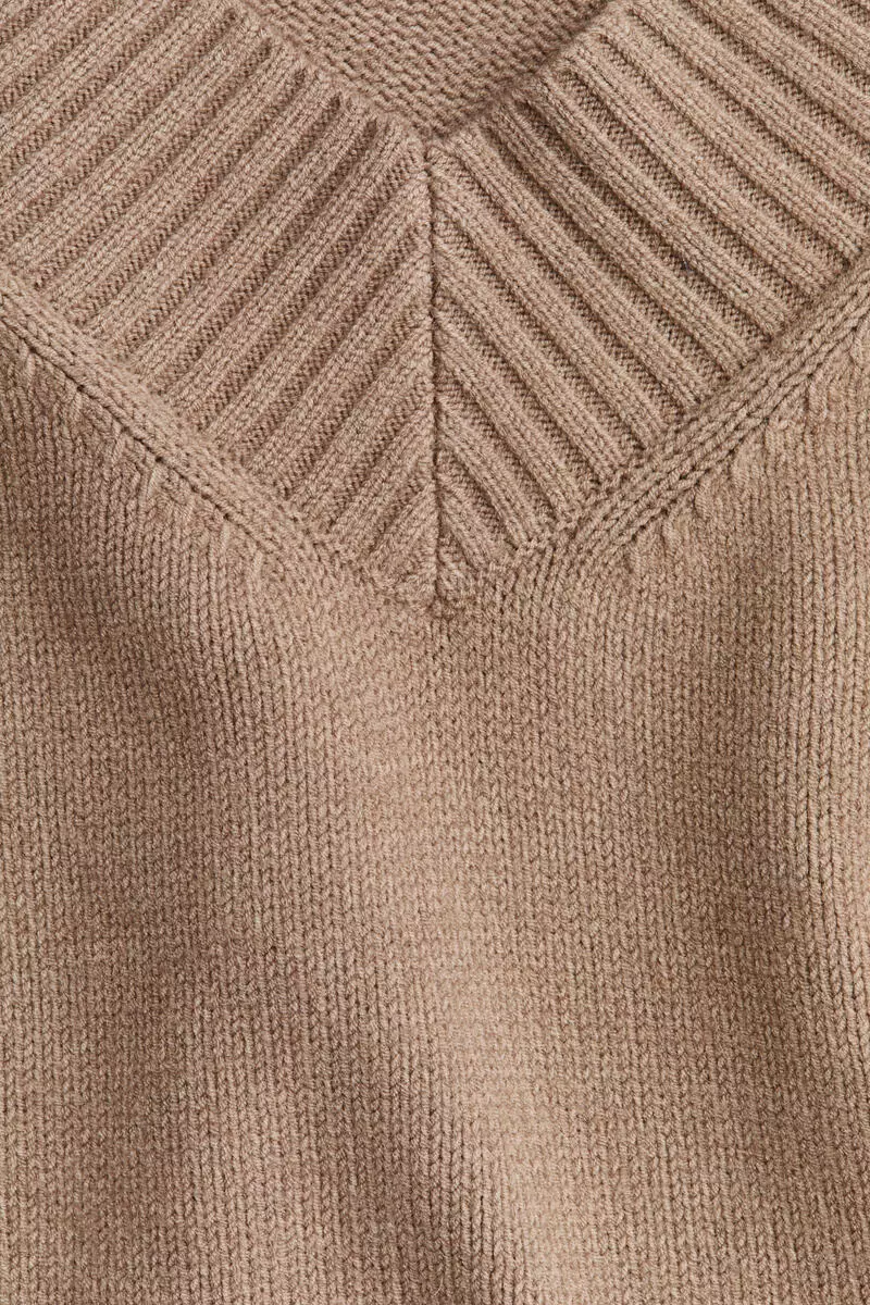 V-neck jumper