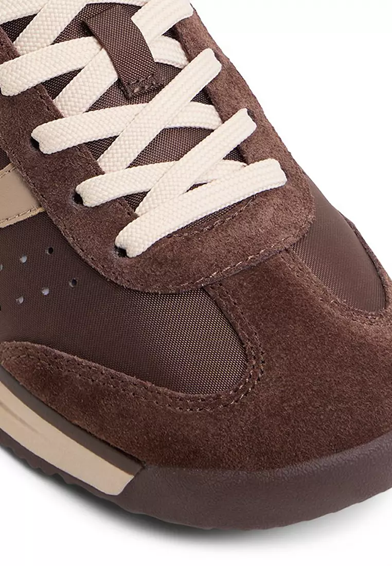Stepcount Sneakers