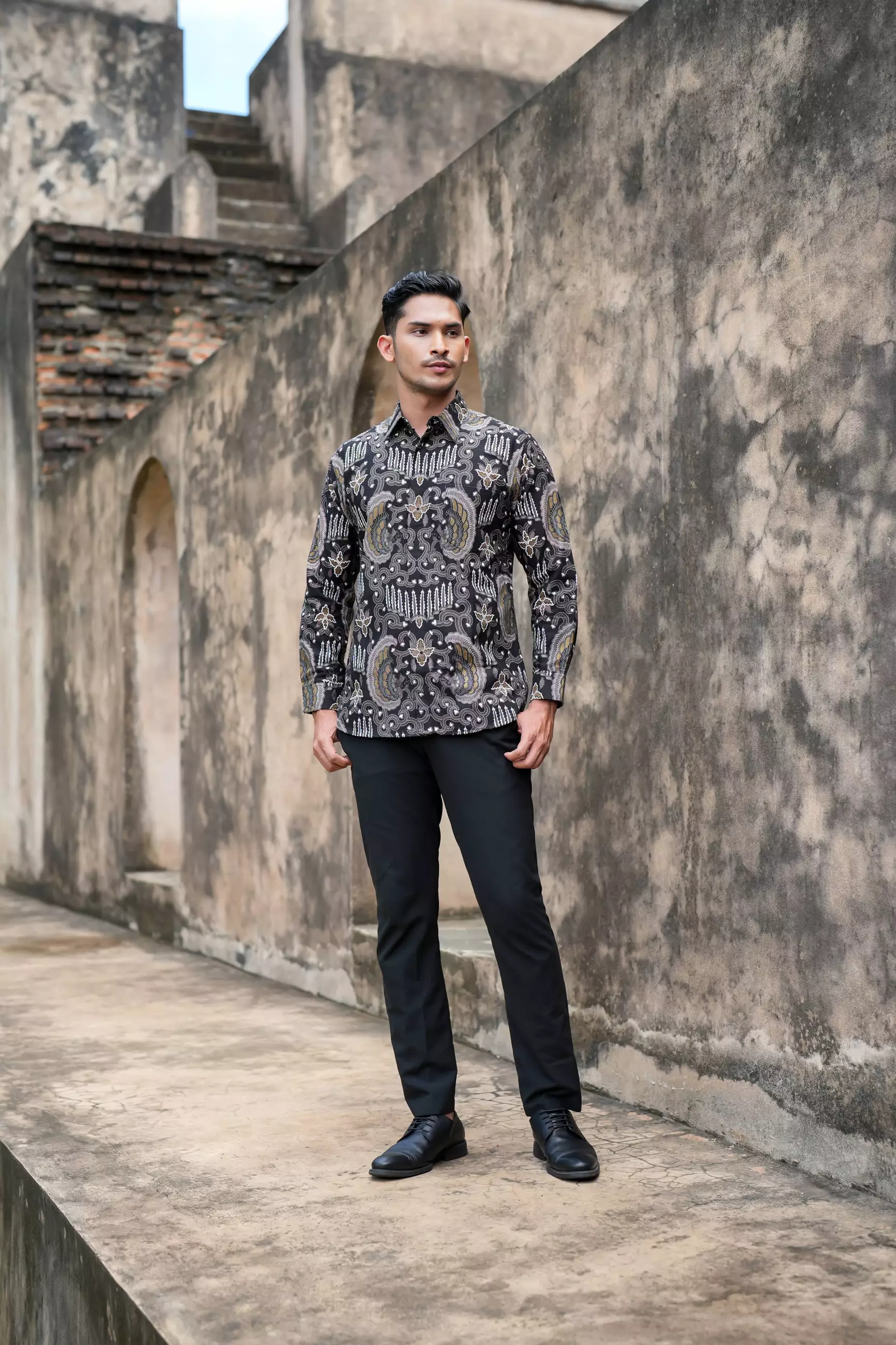 Prana Black Kemeja Batik Slim Fit Lengan Panjang Katun