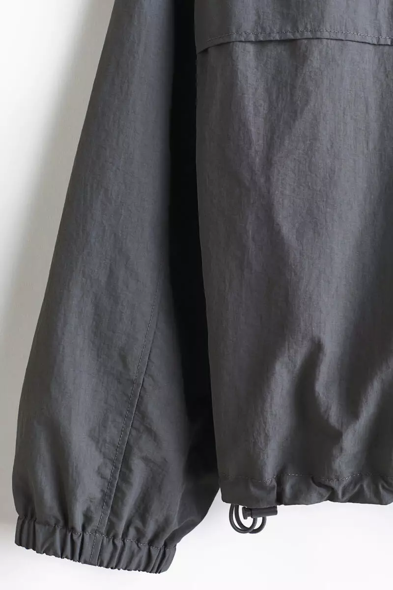 Water-repellent nylon windbreaker