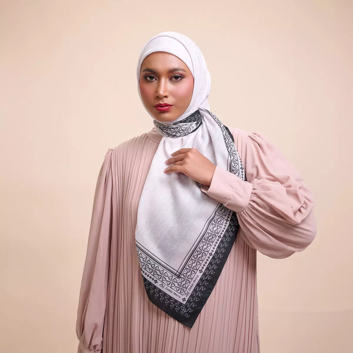 [INCLUDE HARD BOX ] ZM Zaskia Mecca - Jejak Ink Monogram Series Scarf Voal - Hijab Square Motif Kerudung Segi Empat