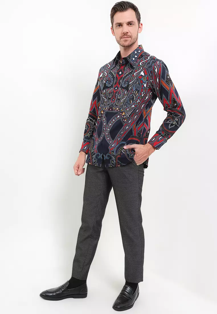 Kemeja Body Fit Batik Sawat Muncuk Nyigar