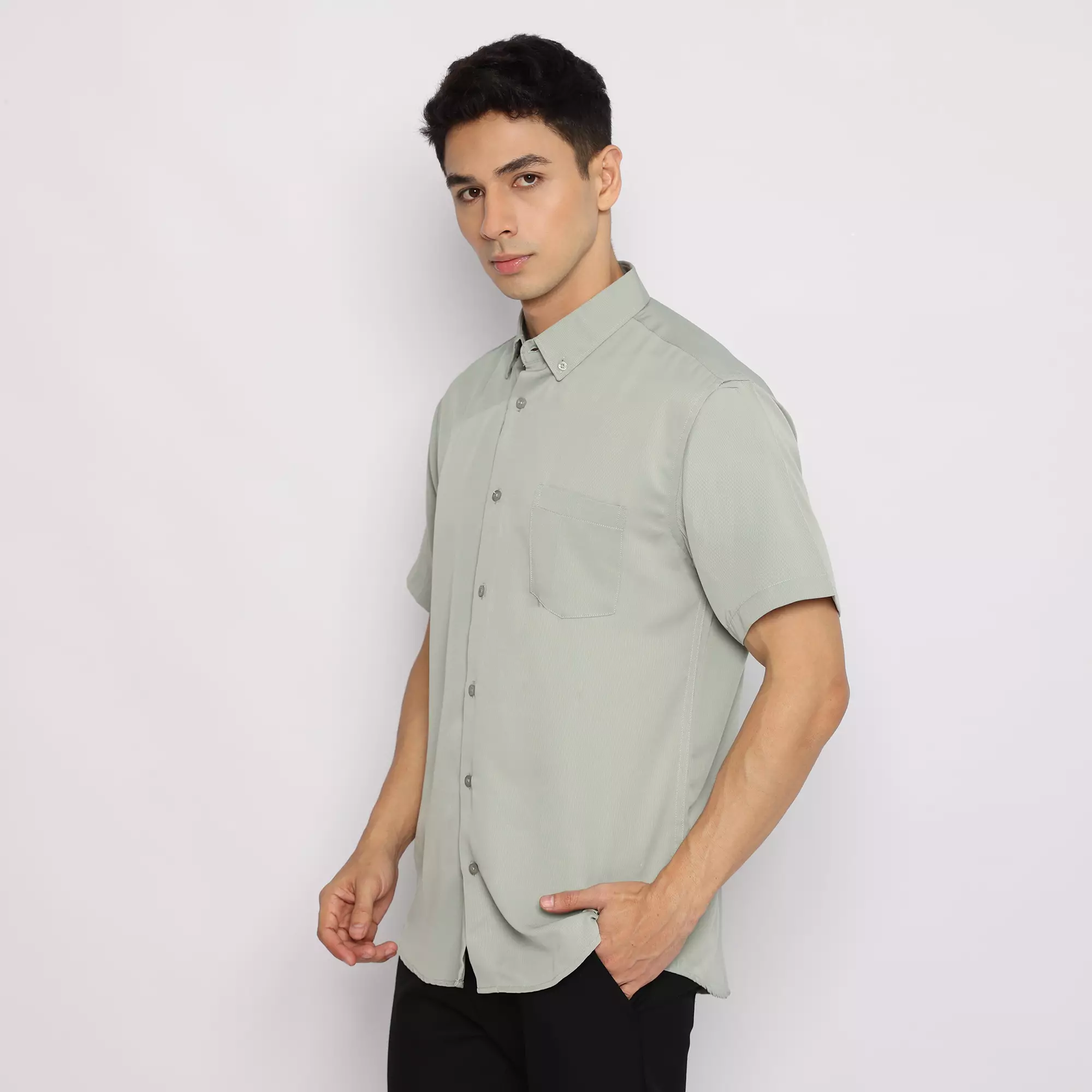 Platini Kemeja Pria Polos Lengan Pendek Polinosic Hijau Sage 63248