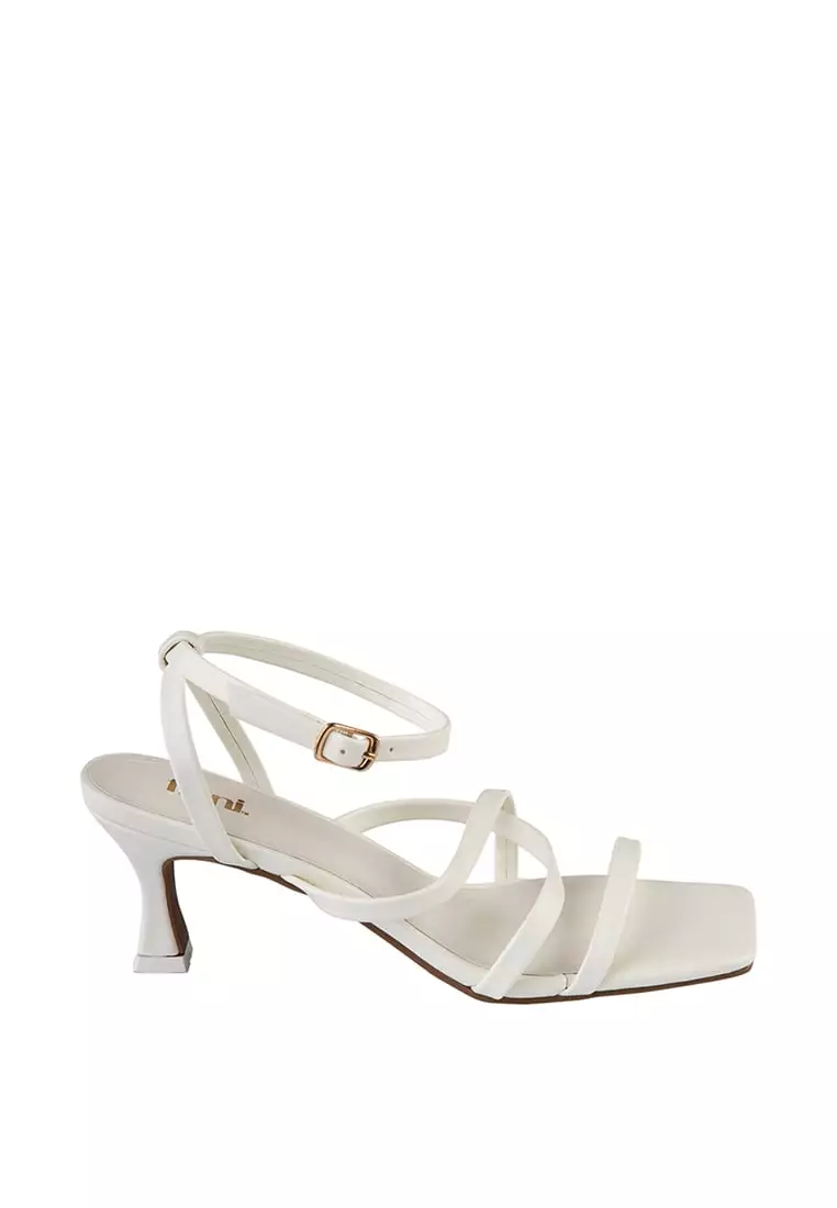 Discount on Fioni  shoes - SKU: Women's Cade Strappy Sandal