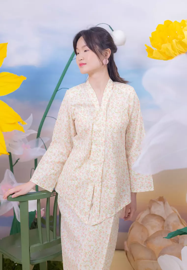 Bayu Somerset  Zinnia Kebaya
