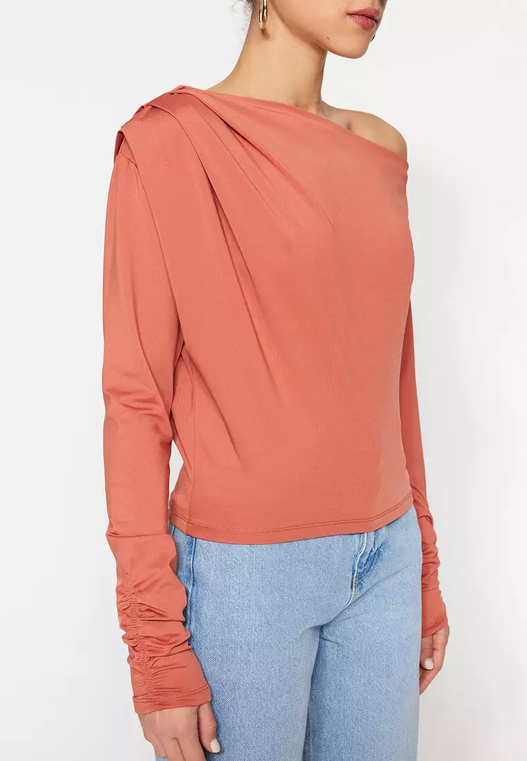Asymmetrical Flowy Knitted Blouse
