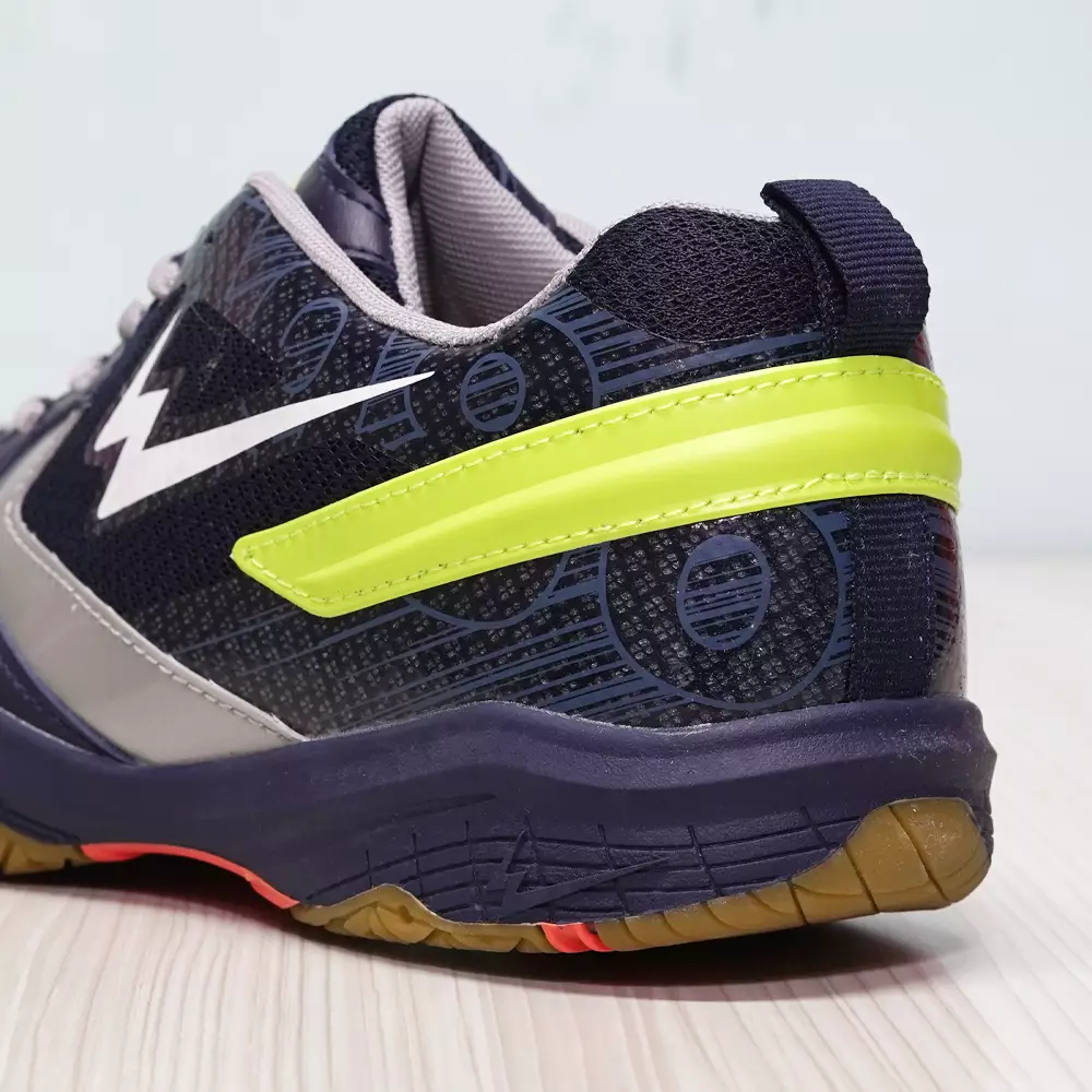 Eagle Sepatu Badminton SkyLine