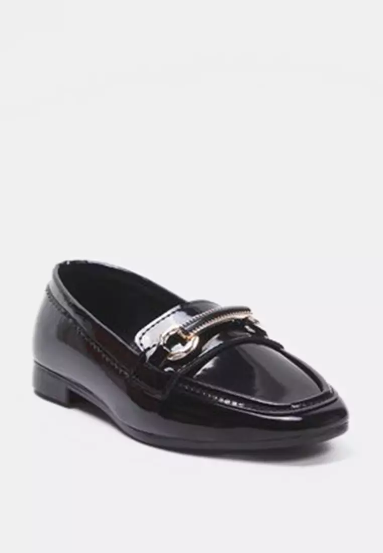 Black Metal Accessories Detailed Patent Leather Extra Comfortable Women Loafer Shoes Takss25La00015