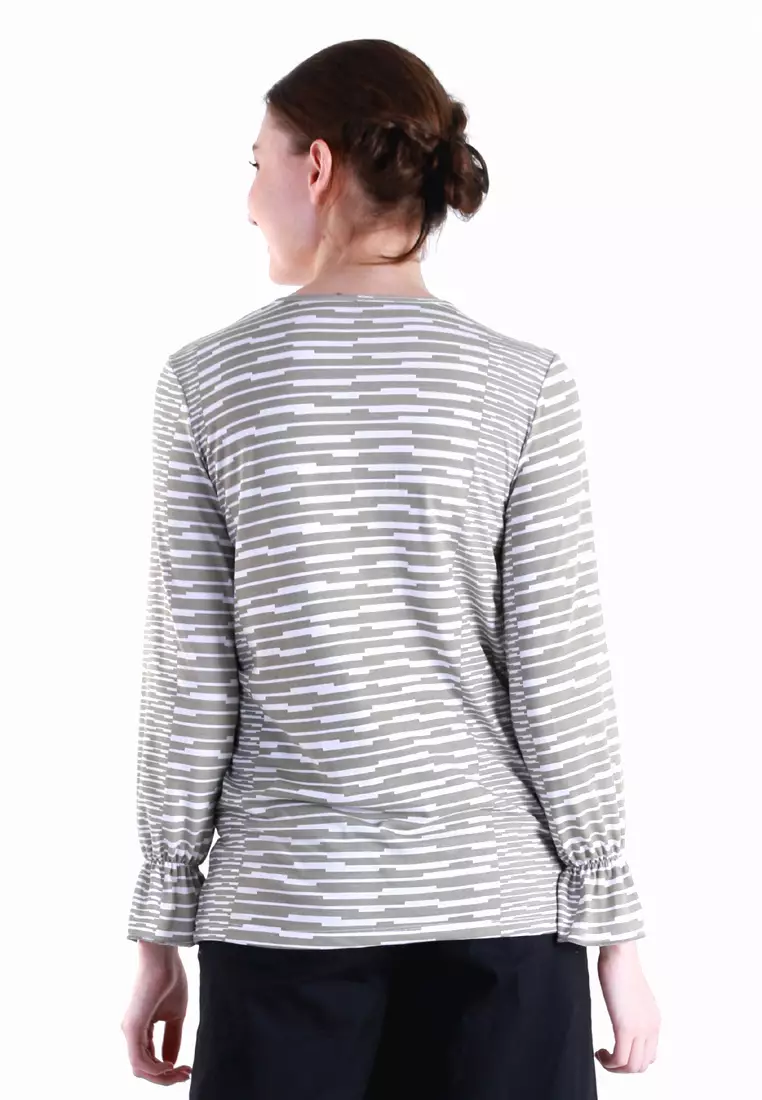 Chest Flare Knit Blouse